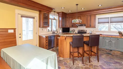 99 N Maple Rd, Saline, MI 48176 photo 29