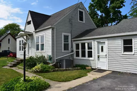 6939 N Custer Rd, Monroe, MI 48162 photo 2