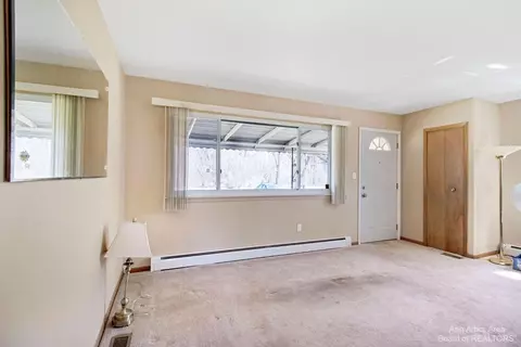 8290 Kempa St, Romulus, MI 48174 photo 3