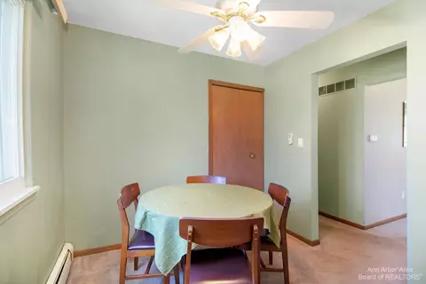 8290 Kempa St, Romulus, MI 48174 photo 8