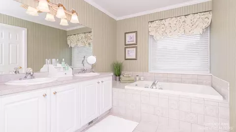 383 E Castlebury Cir, Saline, MI 48176 photo 24