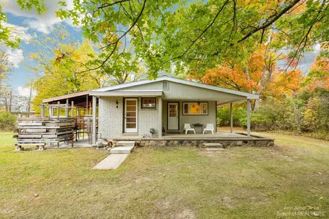 8249 Scully Rd, Dexter, MI 48130 photo 2