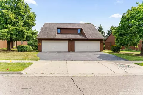 546 Echo Ct, Saline, MI 48176 photo 2