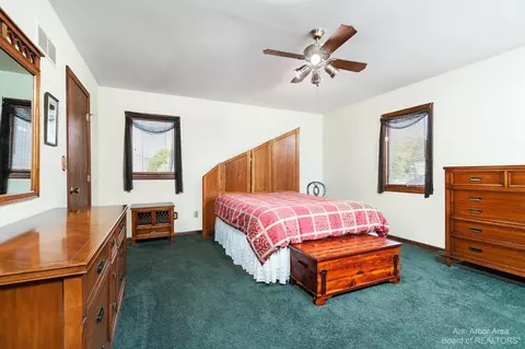 546 Echo Ct, Saline, MI 48176 photo 42