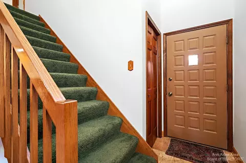 546 Echo Ct, Saline, MI 48176 photo 10