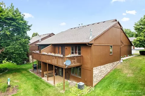 546 Echo Ct, Saline, MI 48176 photo 58