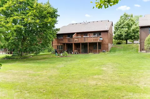 546 Echo Ct, Saline, MI 48176 photo 5
