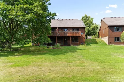 546 Echo Ct, Saline, MI 48176 photo 6