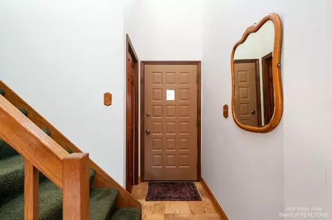 546 Echo Ct, Saline, MI 48176 photo 9