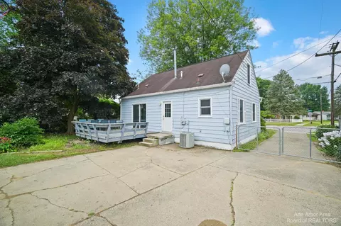 370 Everett St, Milan, MI 48160 photo 7