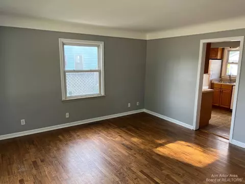 370 Everett St, Milan, MI 48160 photo 14