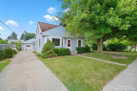 370 Everett St, Milan, MI 48160 photo 2
