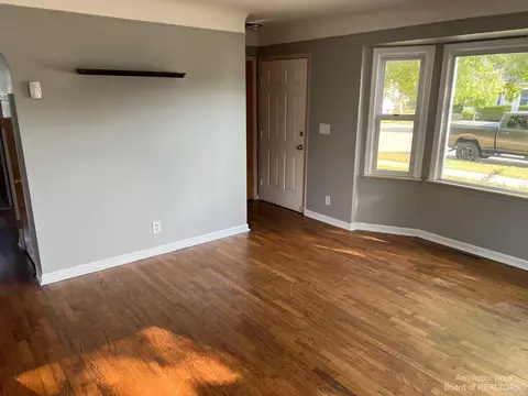 370 Everett St, Milan, MI 48160 photo 17