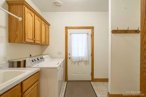 11679 Calkins Rd, Carleton, MI 48117 photo 24