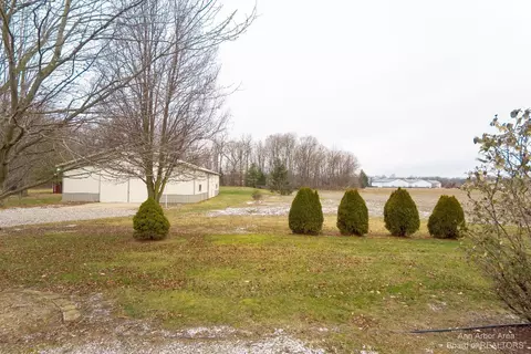 11679 Calkins Rd, Carleton, MI 48117 photo 37