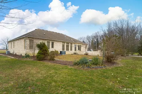 11679 Calkins Rd, Carleton, MI 48117 photo 35