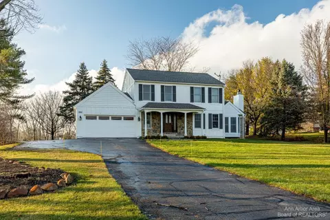 5950 Bellwether Dr, Saline, MI 48176 photo 2