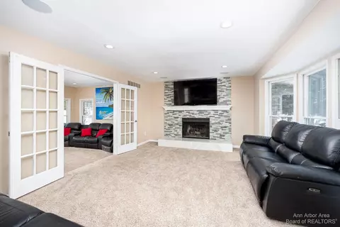 5950 Bellwether Dr, Saline, MI 48176 photo 17