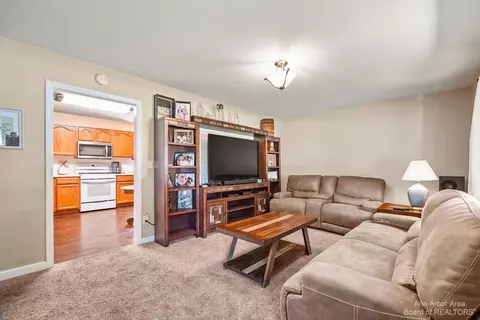4033 Haviland Dr, Adrian, MI 49221 photo 7
