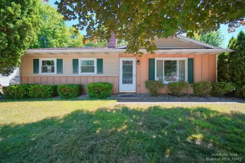 4033 Haviland Dr, Adrian, MI 49221 photo 1