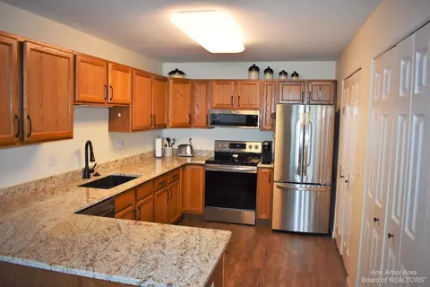 601 Carriage Dr, Tecumseh, MI 49286 photo 7