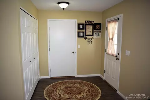 601 Carriage Dr, Tecumseh, MI 49286 photo 3