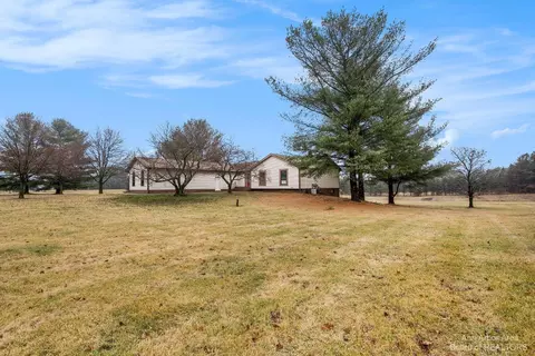 1075 W Bemis Rd, Saline, MI 48176 photo 2