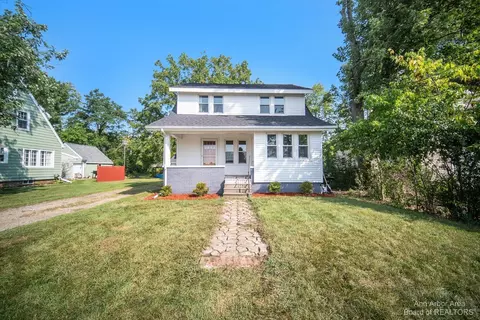 724 Jasper St, Jackson, MI 49203 photo 1