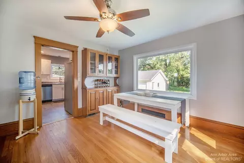 724 Jasper St, Jackson, MI 49203 photo 9