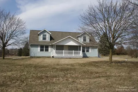 5054 Deere Park Ct, Saline, MI 48176