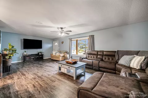 4597 Mccain Rd, Jackson, MI 49201 photo 1