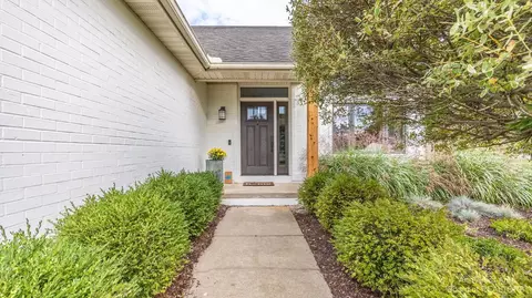 2011 Mccormick, Saline, MI 48176 photo 2