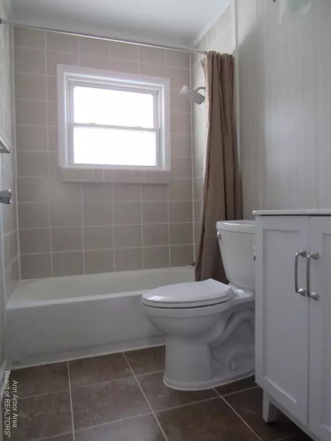 22256 Studio St, Taylor, MI 48180 photo 9