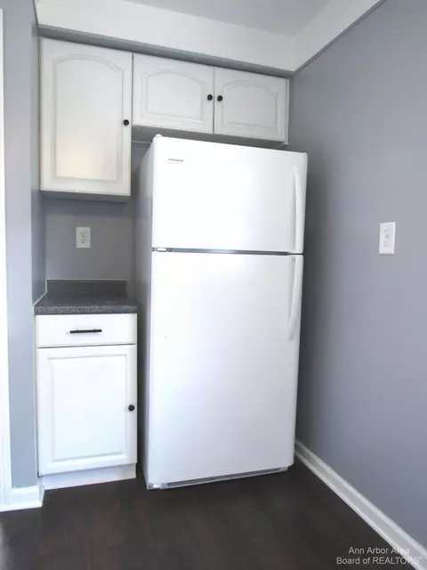 22256 Studio St, Taylor, MI 48180 photo 4