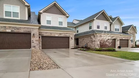3254 Brackley Dr, Ann Arbor, MI 48105