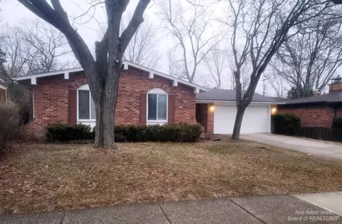 2636 Prairie St, Ann Arbor, MI 48105