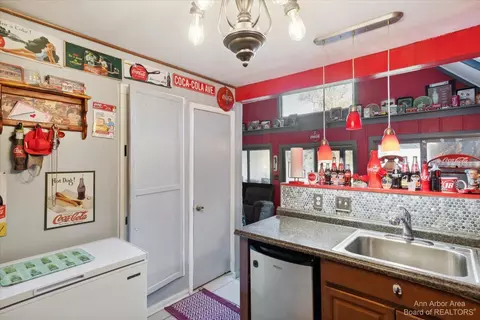 4949 S Jackson Rd, Jackson, MI 49201 photo 7