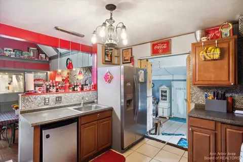 4949 S Jackson Rd, Jackson, MI 49201 photo 5