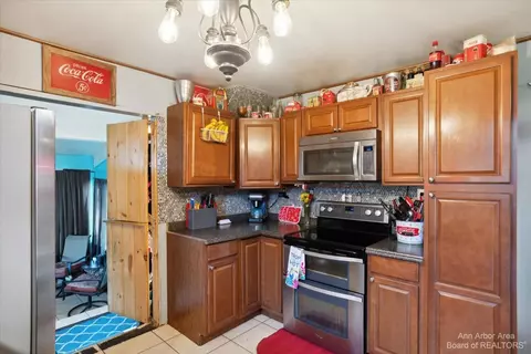 4949 S Jackson Rd, Jackson, MI 49201 photo 6