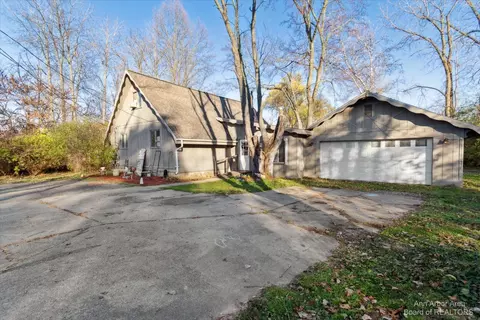 4949 S Jackson Rd, Jackson, MI 49201 photo 4