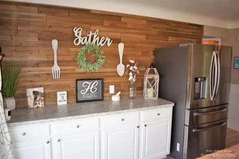 1262 Valetta Dr, Temperance, MI 48182 photo 11