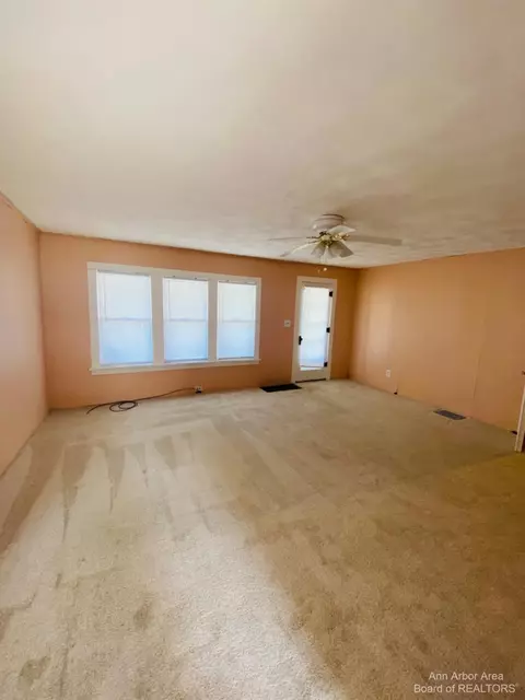 424 E Front St, Adrian, MI 49221 photo 9