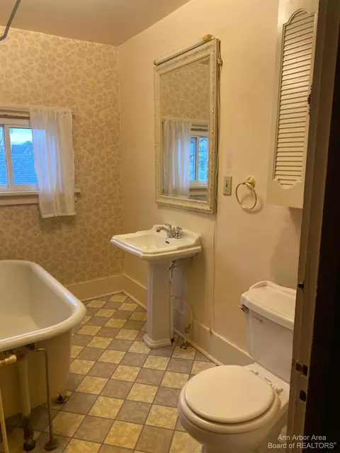 424 E Front St, Adrian, MI 49221 photo 14