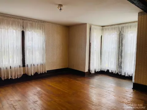 424 E Front St, Adrian, MI 49221 photo 10