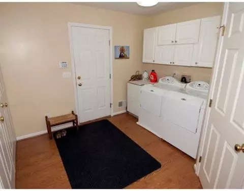 9252 Cambridge Dr, York, MI 48176 photo 20