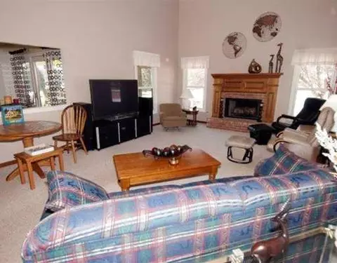 9252 Cambridge Dr, York, MI 48176 photo 3