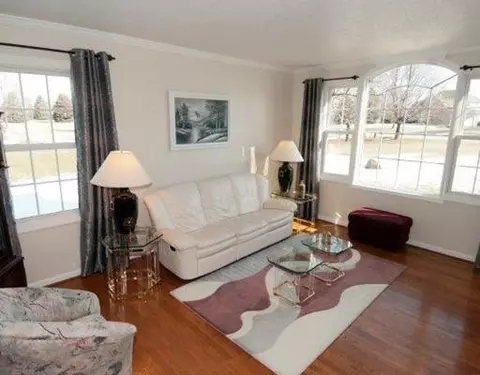 9252 Cambridge Dr, York, MI 48176 photo 2
