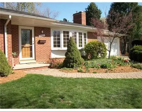 2001 Brampton Ct, Ann Arbor, MI 48103 photo 3