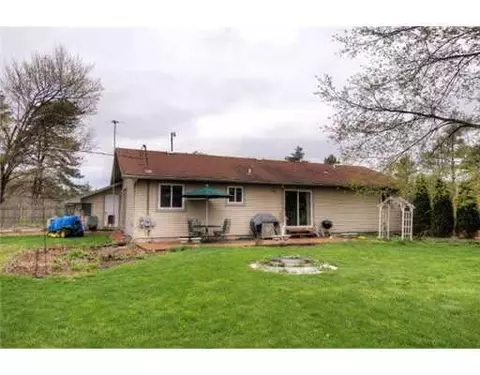 8675 Pingree, Pinckney, MI 48169 photo 3