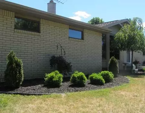 1623 W Bemis, Saline, MI 48176 photo 2